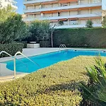 Henri Camille Real Estate - Golden - One Bedroom Apt Swimming Pool