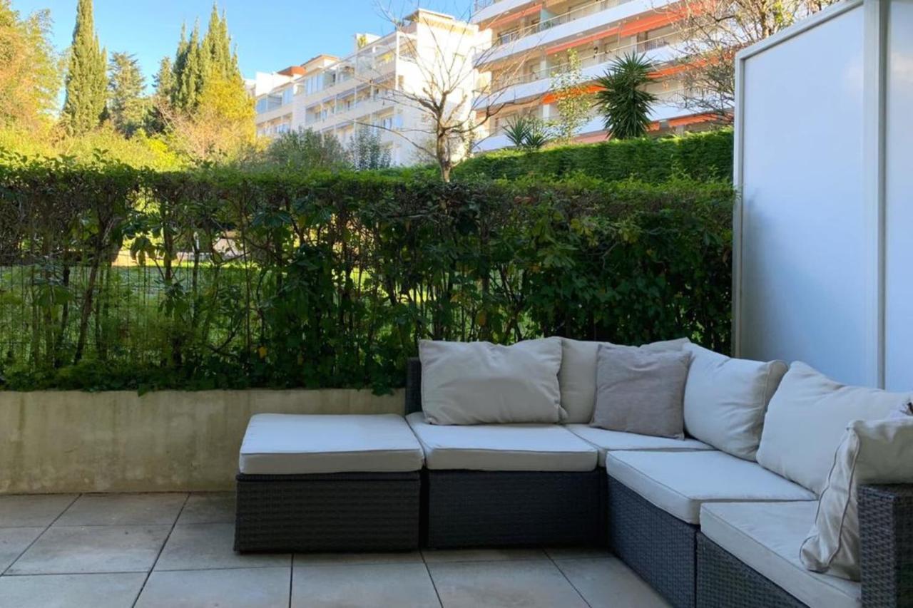 Henri Camille Real Estate - Golden - One Bedroom Apt Swimming Pool Holiday home
